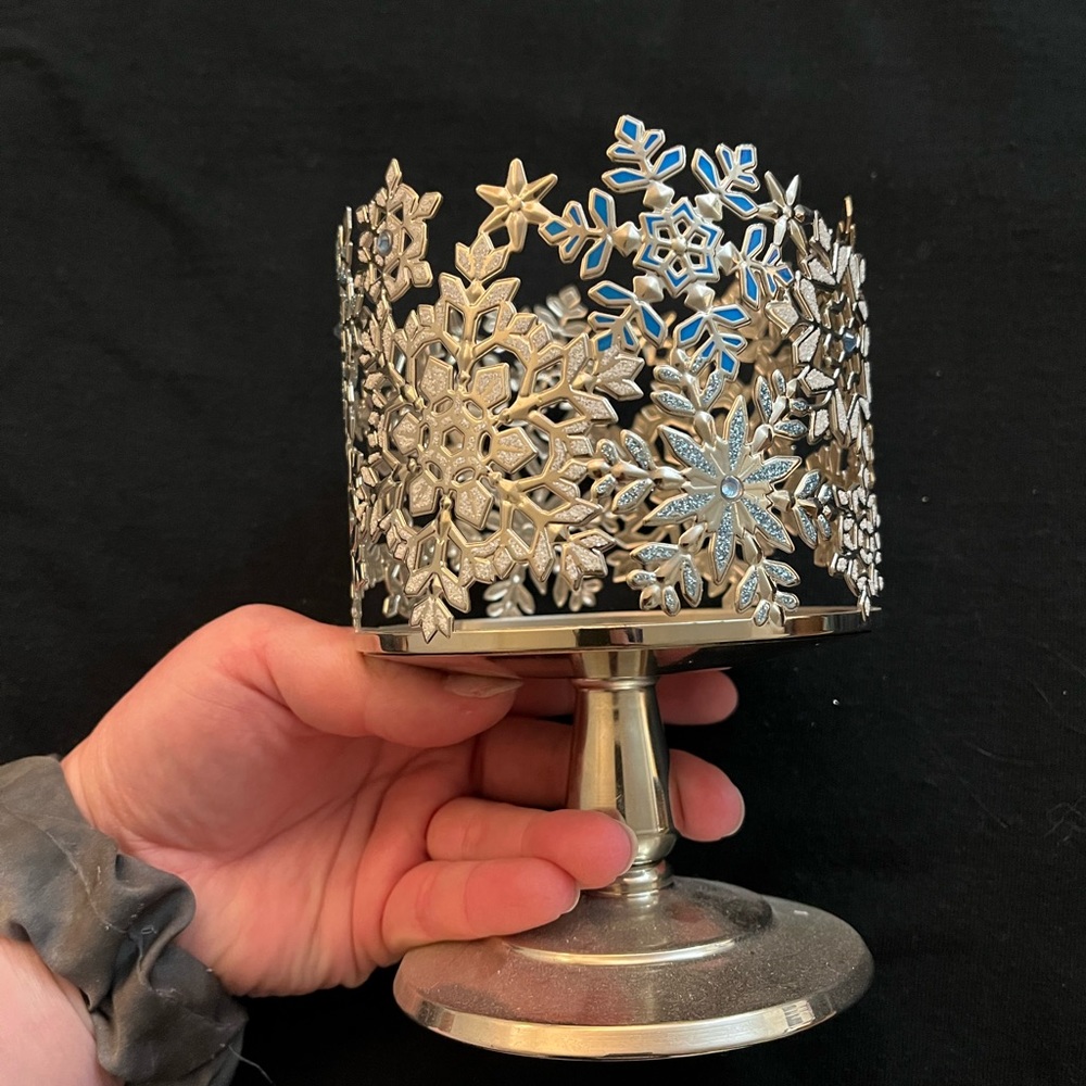 Bundle of two B&BW candle holders
